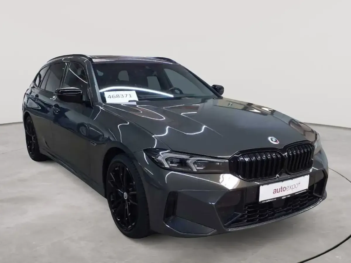 Gebraucht BMW 330e M Sport 292 PS (214 kW) 2023 Kombi