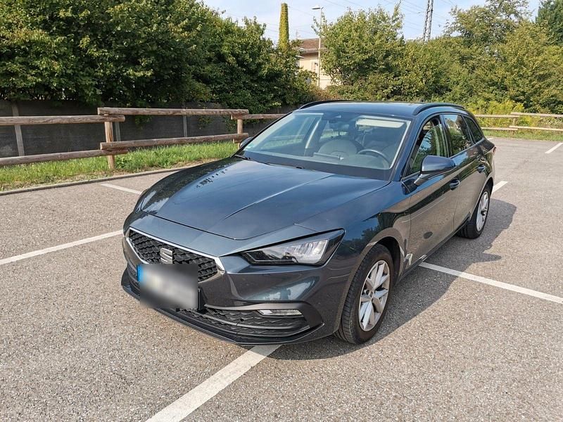 Gebraucht Seat Leon Reference 110 PS (80 kW) 2023 Silber Kombi