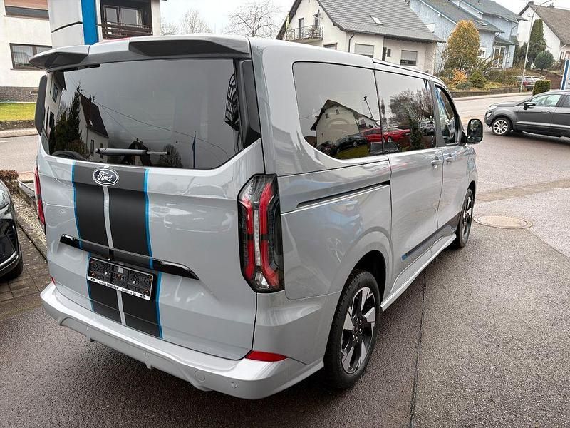 Neu Ford Tourneo Sport 150 PS (110 kW) 2025 Grau Van / Kleinbus