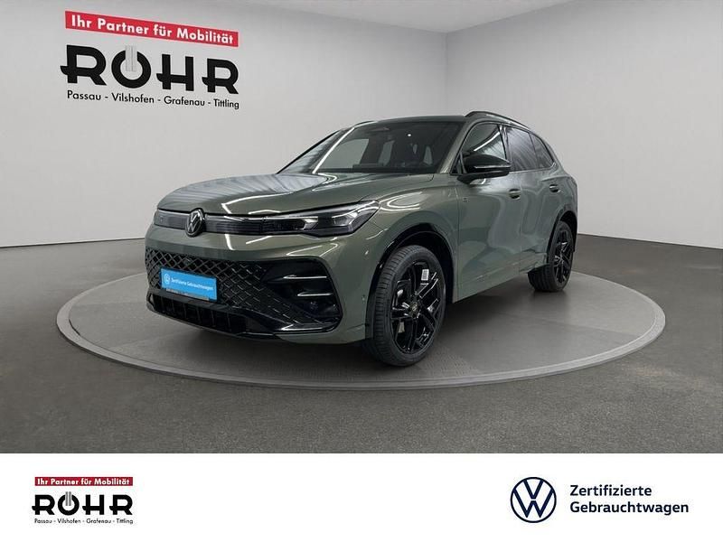 Cipressino grün metallic Gebraucht 2024 VW Tiguan R-line SUV | 44.890 € (Fairer Preis) - Bild 1/4