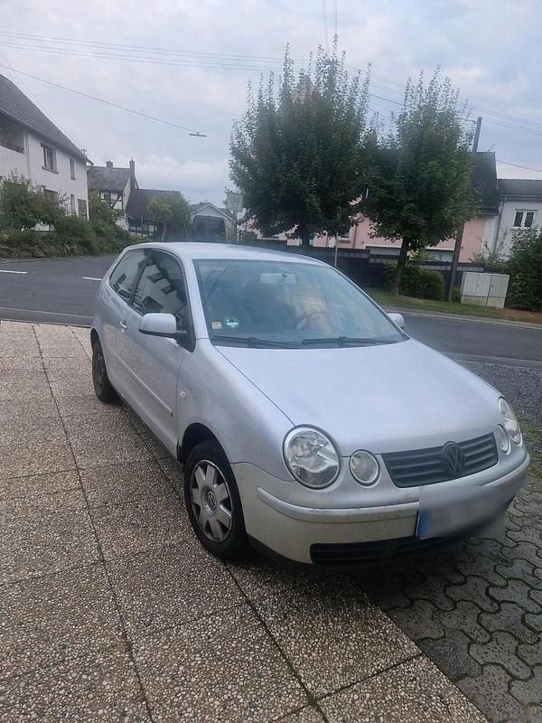 Silber Gebraucht 2004 VW Polo Limousine | 600 € (Superpreis) - Bild 1/4
