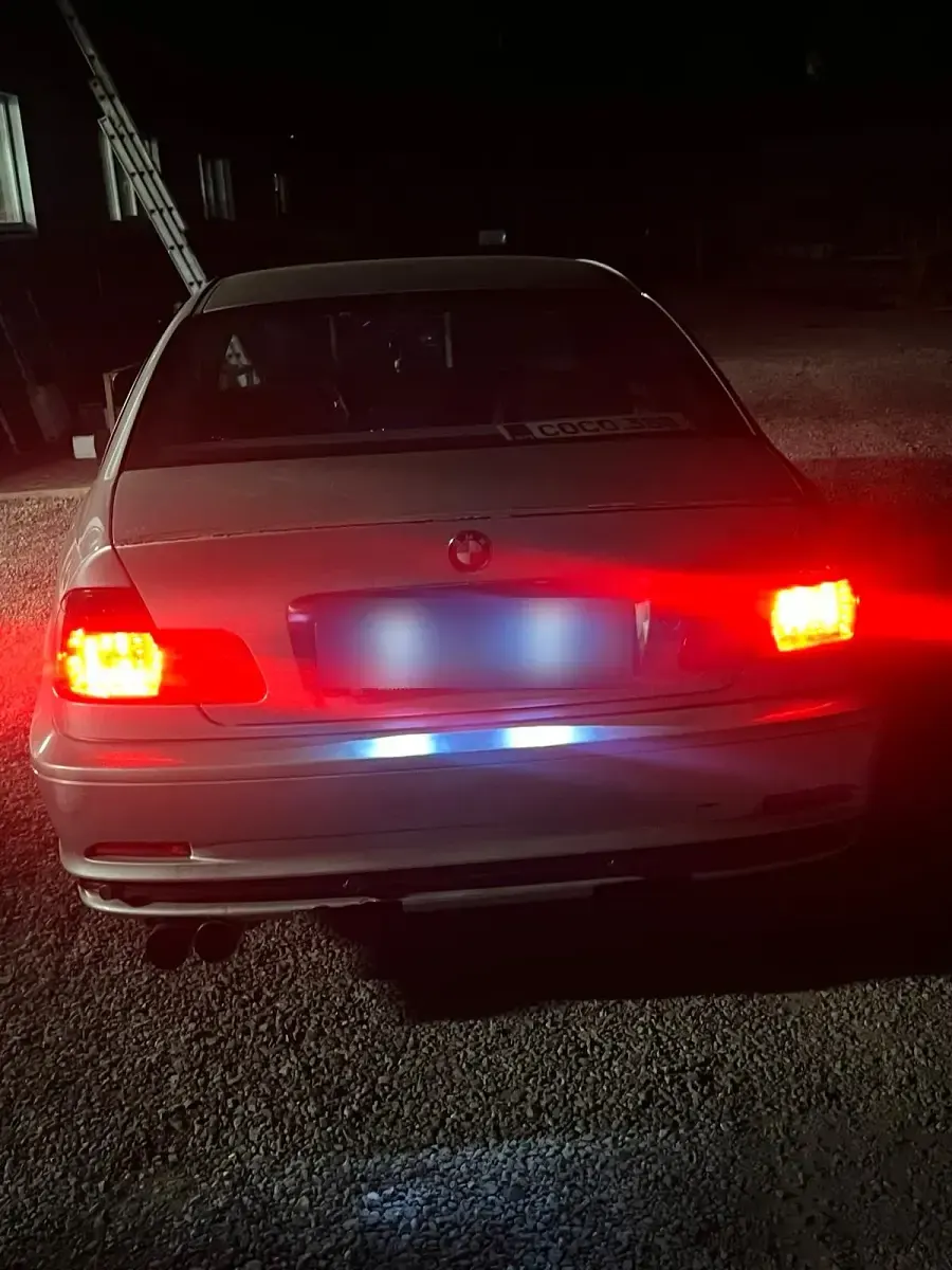Gebraucht BMW 318 150 PS (110 kW) 2002 Silber Coupé