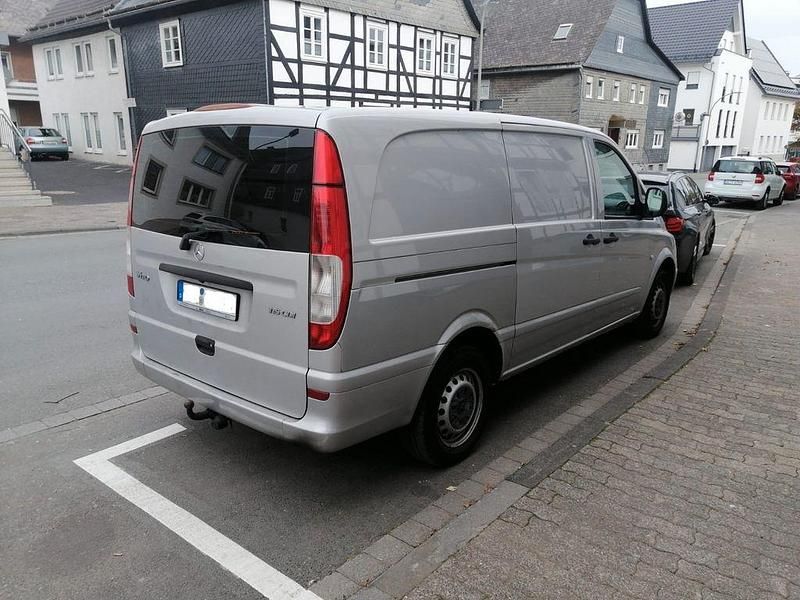 Silber Gebraucht 2005 Mercedes Vito Van / Kleinbus | 4.999 € (Guter Preis) - Bild 1/4