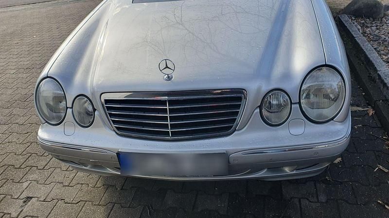 Gebraucht Mercedes E320 Avantgarde 224 PS (164 kW) 2002 Silber Kombi