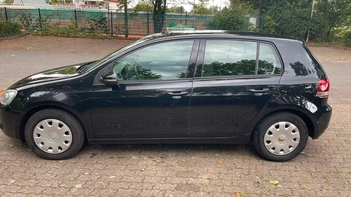 Gebraucht VW Golf VI Highline 122 PS (89 kW) 2011 Schwarz Limousine