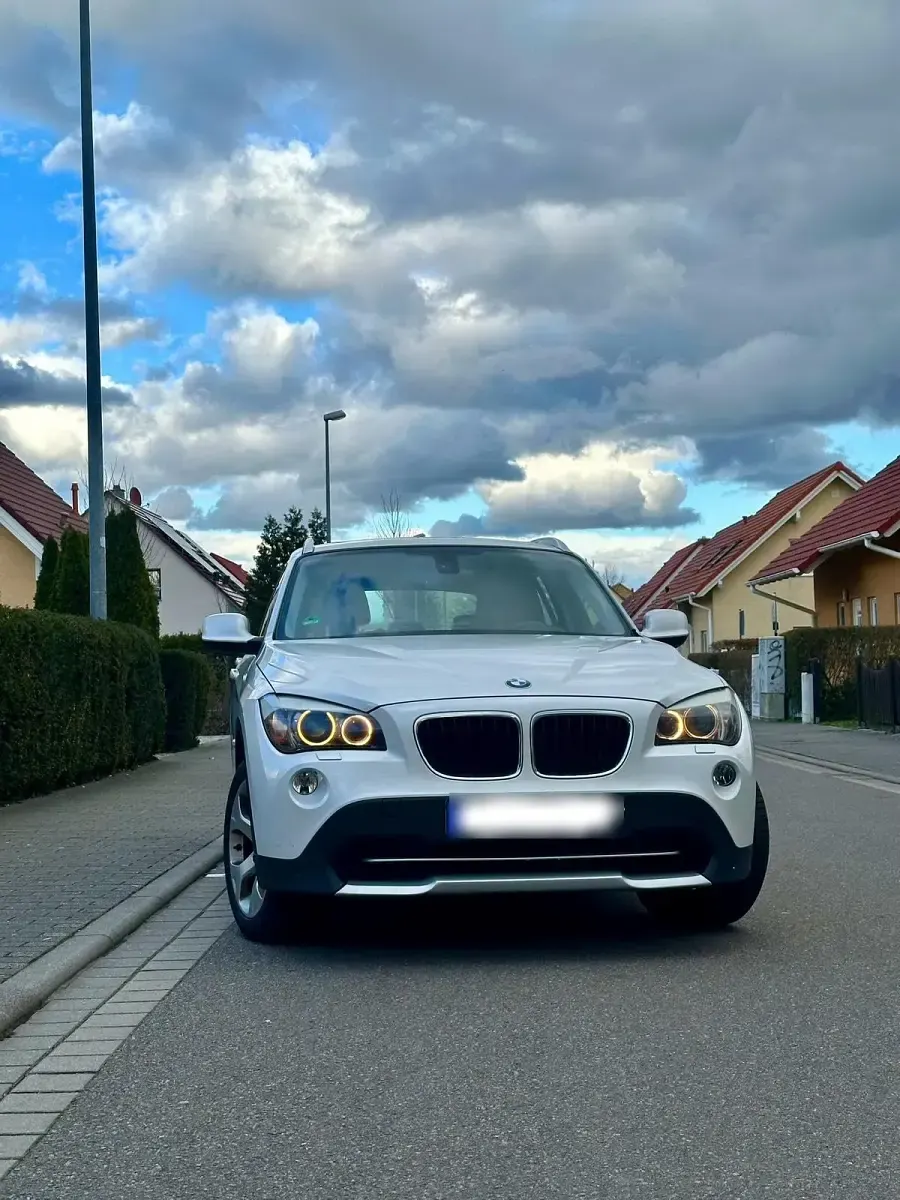 Gebraucht BMW X1 143 PS (105 kW) 2012 Weiß SUV