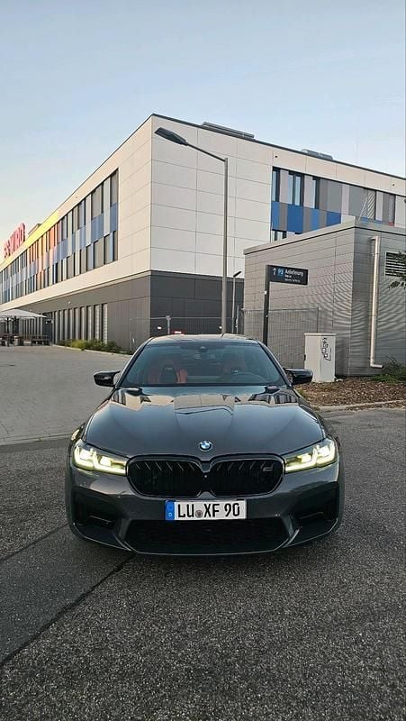 Grau Gebraucht 2020 BMW M5 Competition Edition Limousine | 53.800 € (Etwas zu teuer) - Bild 1/4