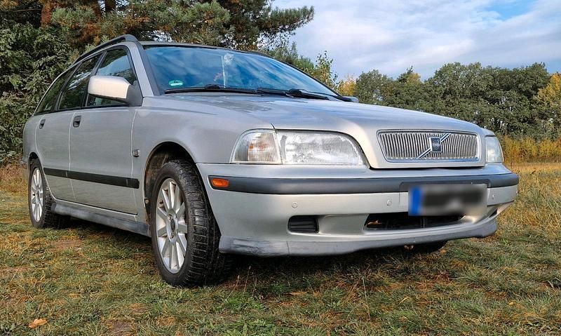 Gebraucht Volvo V40 116 PS (85 kW) 1997 Silber Kombi
