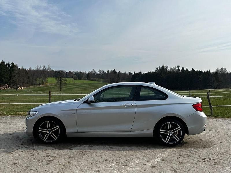 Gebraucht BMW 220 Sport Line 190 PS (139 kW) 2016 Silber Coupé