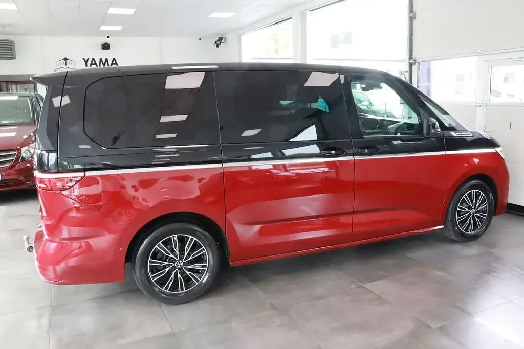 Gebraucht VW Multivan Style 150 PS (110 kW) 2023 Rot Van / Kleinbus