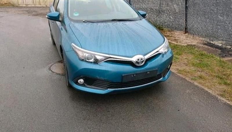 Gebraucht Toyota Auris 116 PS (85 kW) 2016 Blau Limousine