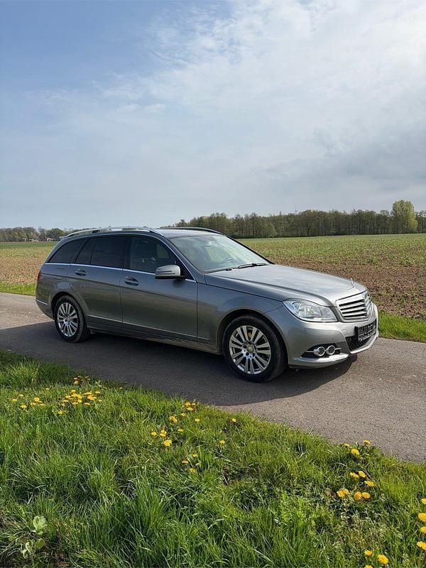 Gebraucht Mercedes C200 Elegance 184 PS (135 kW) 2013 Grau Kombi