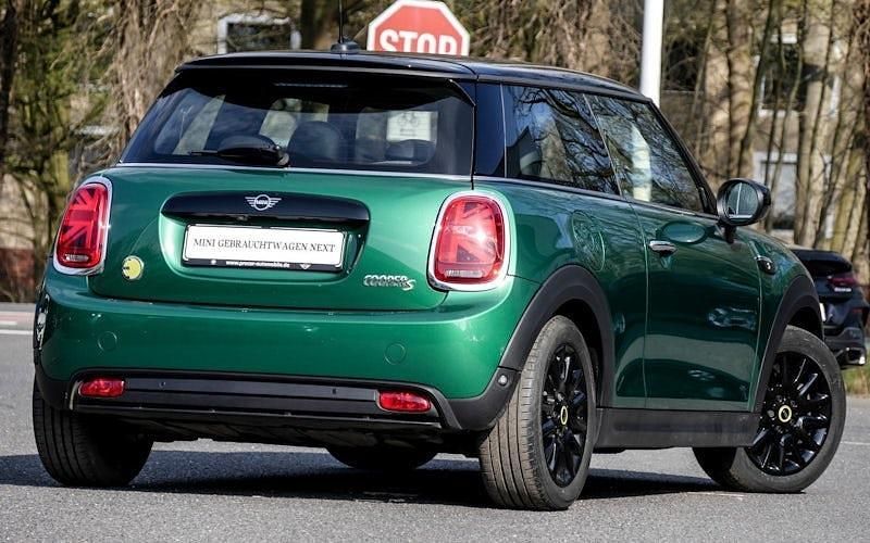 Gebraucht Mini Cooper SE Classic 135 kW (184 PS) 2023 Grün Kleinwagen