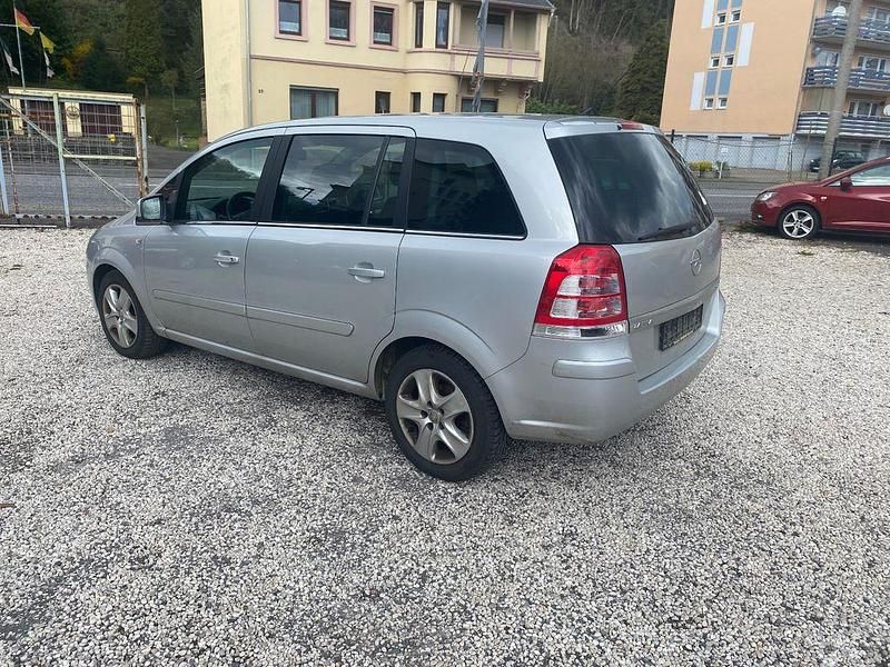 Gebraucht Opel Zafira 110 PS (80 kW) 2011 Grau Van / Kleinbus