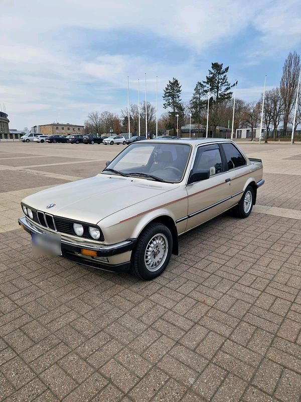 Gebraucht BMW 318 105 PS (77 kW) 1985 Andere farben Coupé