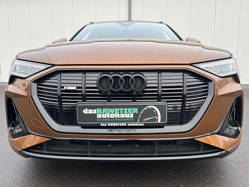 Gebraucht Audi e-tron S-Line 300 kW (408 PS) 2022 Braun SUV