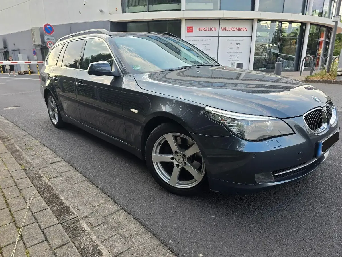 Gebraucht BMW 525 Exclusive 197 PS (144 kW) 2010 Grau Kombi