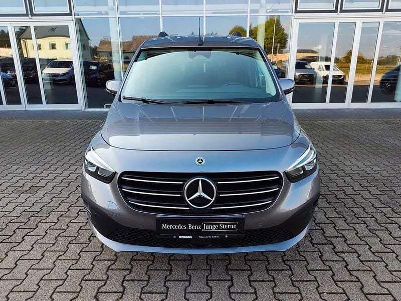 Gebraucht Mercedes T180 Progressive 116 PS (85 kW) 2024 Grau Van / Kleinbus