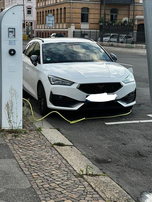 Gebraucht Cupra Leon VZ 245 PS (180 kW) 2021 Weiß Kombi