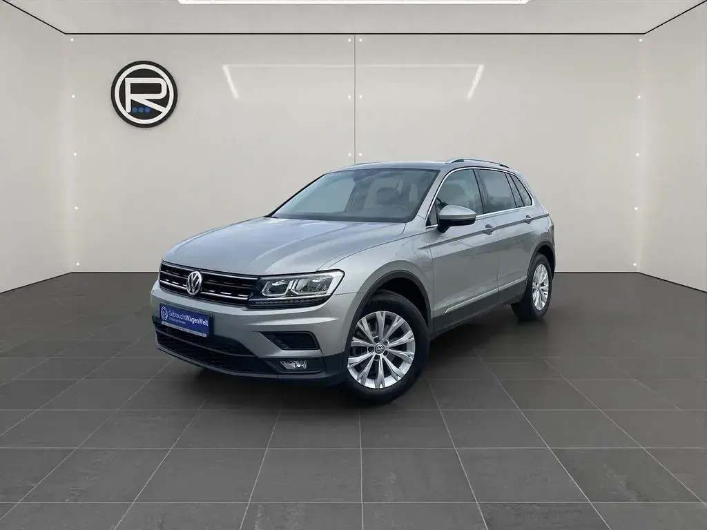 Gebraucht VW Tiguan Comfortline 150 PS (110 kW) 2020 Tungsten silver metallic SUV