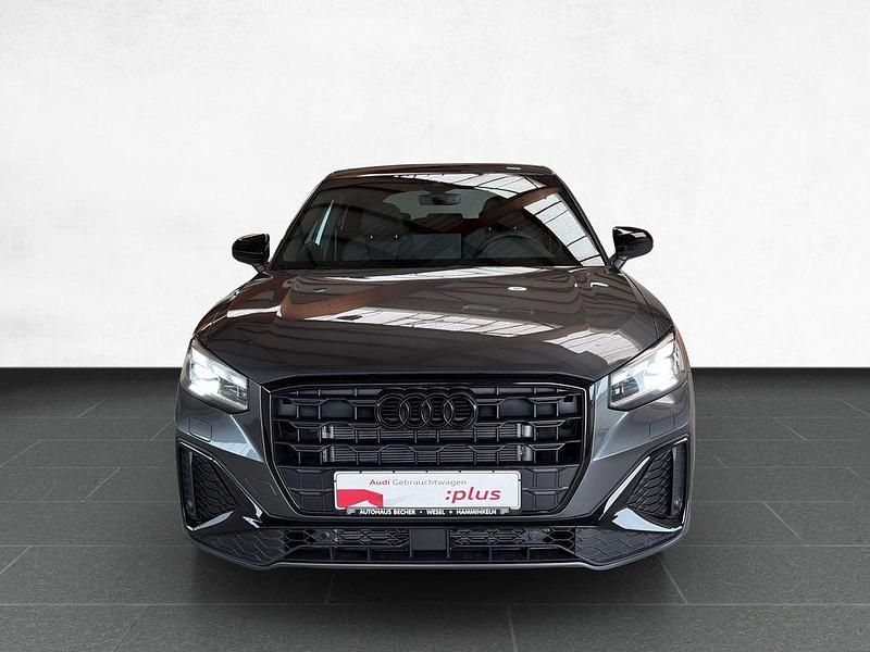 Neu Audi Q2 S-Line 150 PS (110 kW) 2025 Daytonagrau perleffekt SUV