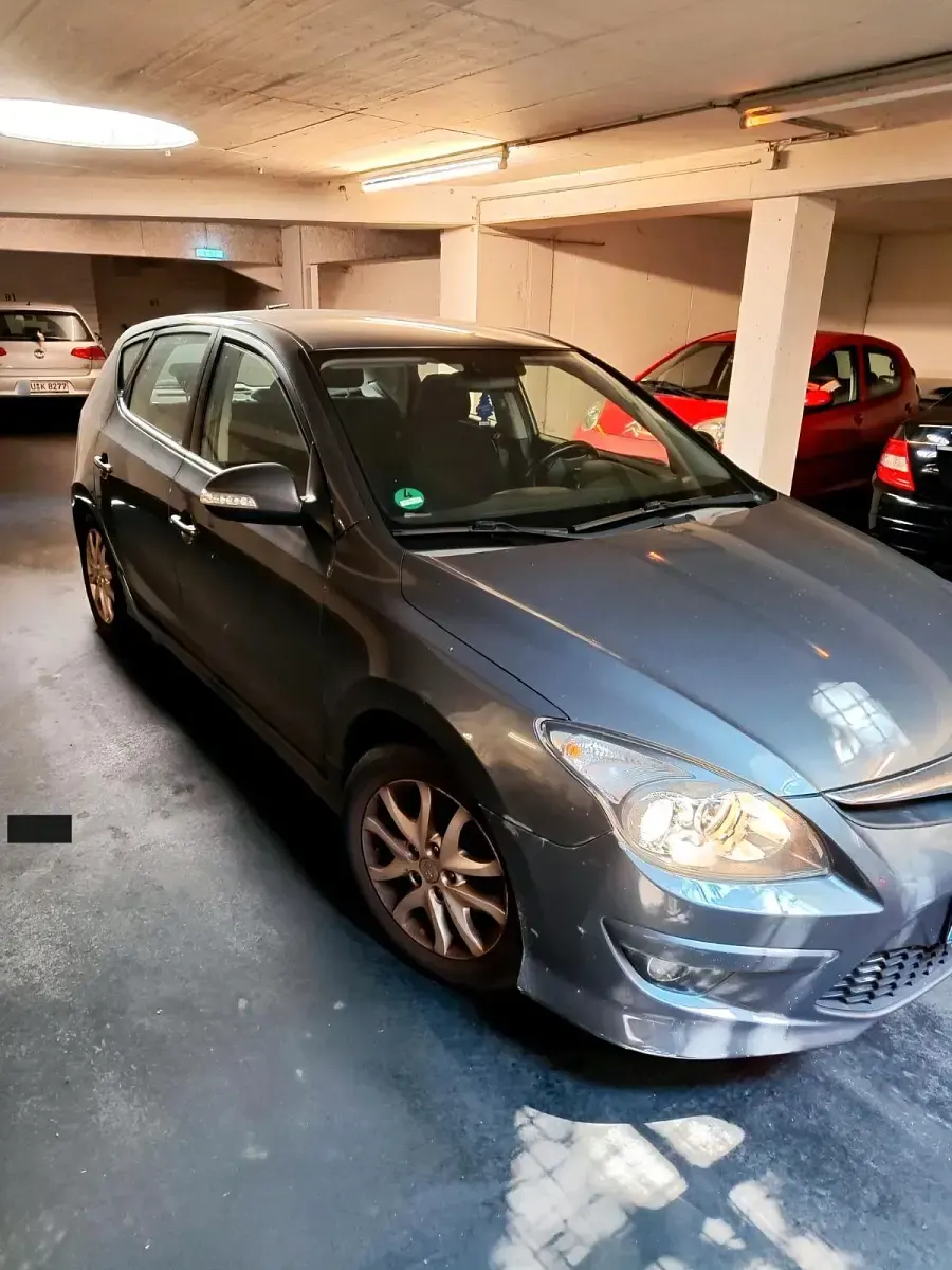 Gebraucht Hyundai i30 90 PS (66 kW) 2011 Grau Limousine