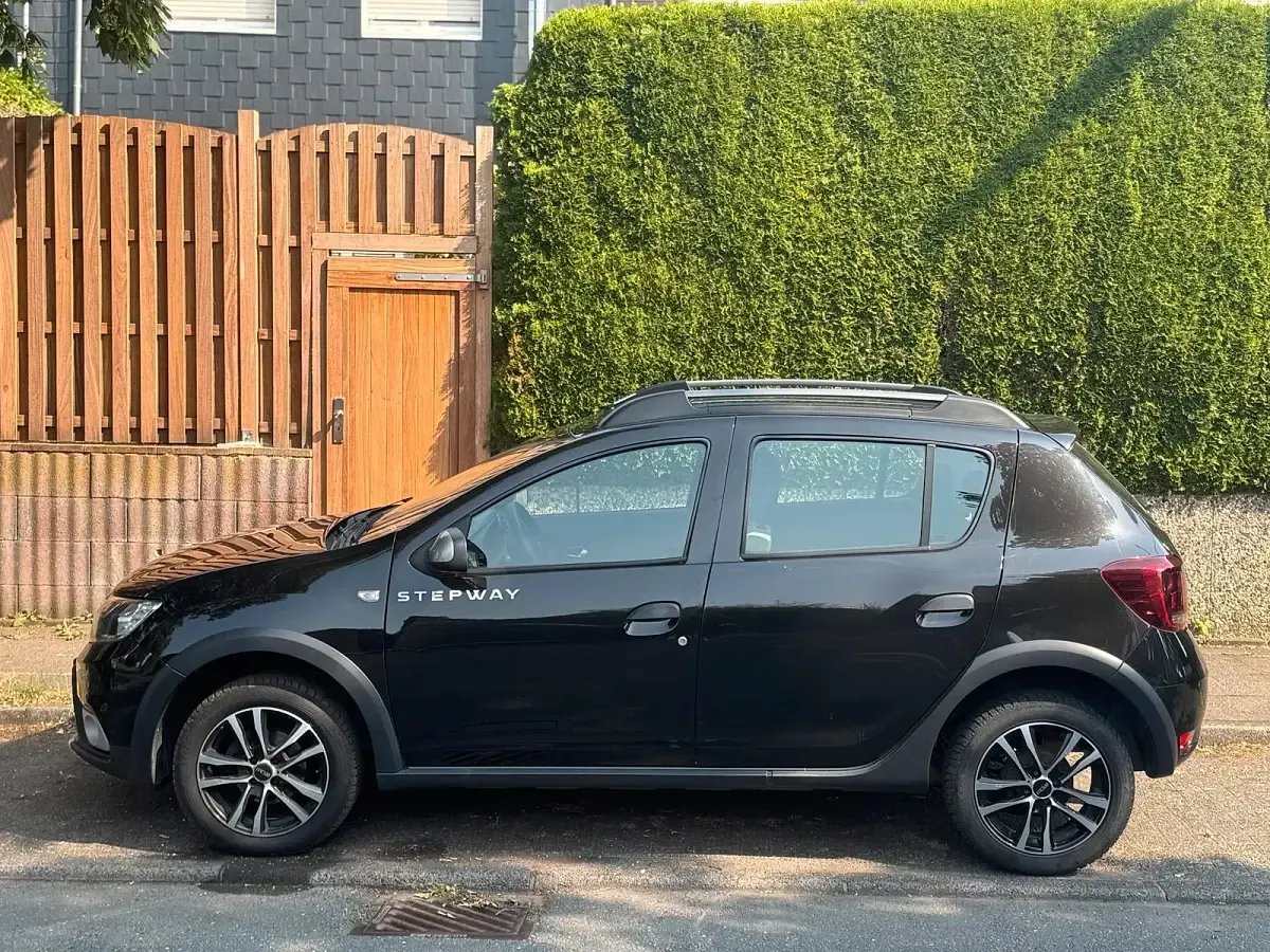 Gebraucht Dacia Sandero Stepway 73 PS (53 kW) 2019 Schwarz SUV