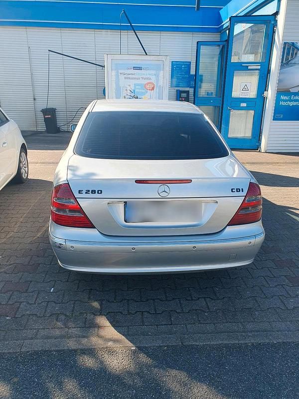 Gebraucht Mercedes E280 177 PS (130 kW) 2004 Silber Limousine