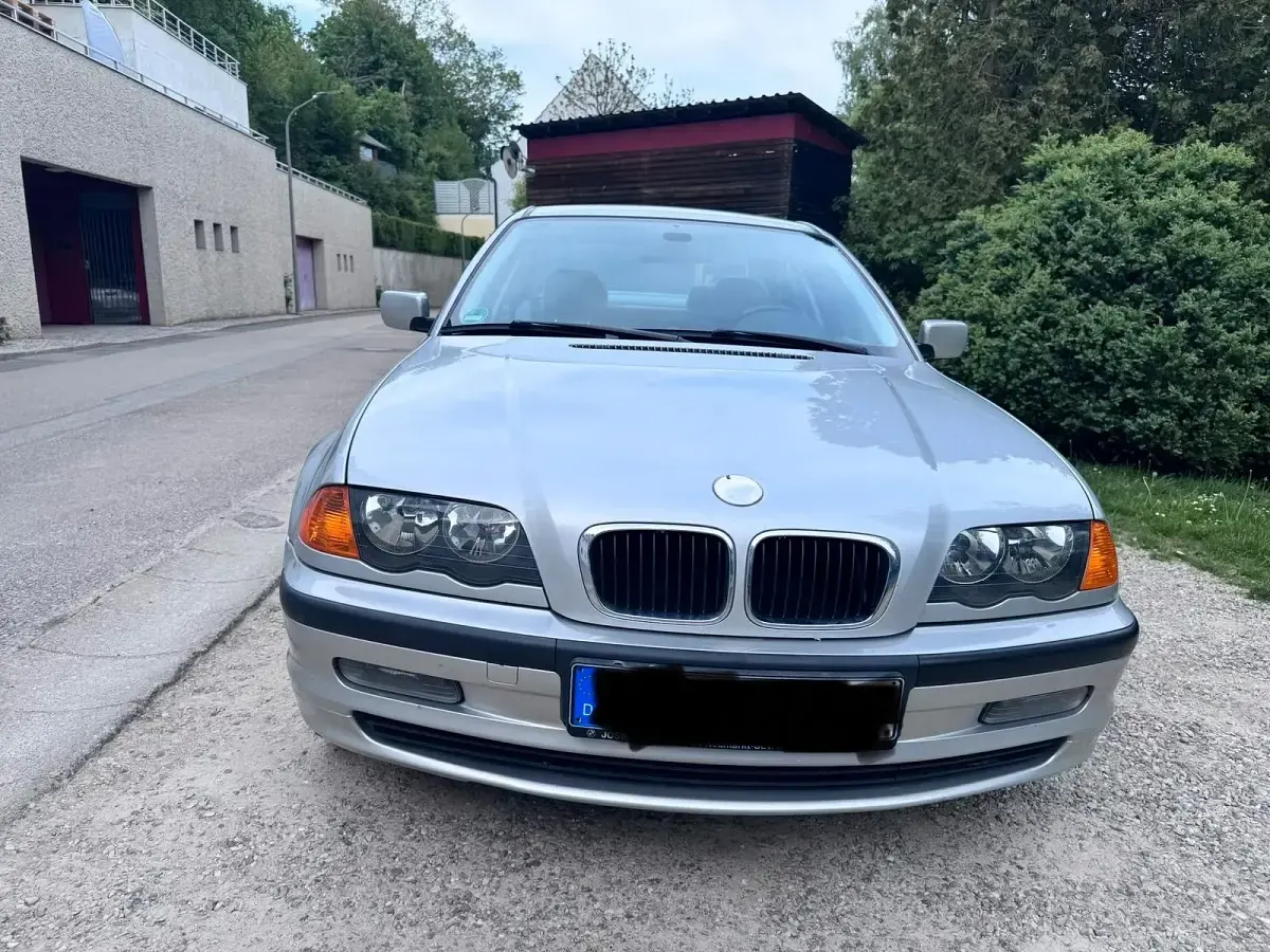 Brugt BMW 318 118 HK (86 kW) 1998 Sølv Sedan