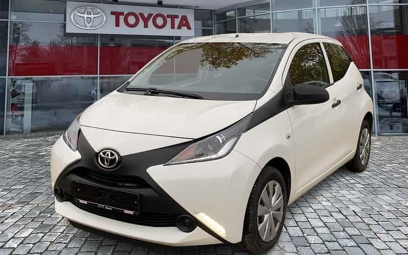Weiß Gebraucht 2017 Toyota Aygo Kleinwagen | 8.990 € (Etwas zu teuer) - Bild 1/4