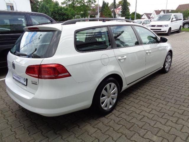 Gebraucht VW Passat Business 140 PS (102 kW) 2013 Weiß Kombi