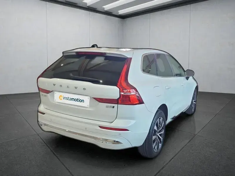 Gebraucht Volvo XC60 Plus 250 PS (183 kW) 2023 Weiß SUV