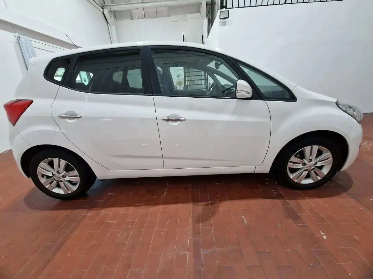 Gebraucht Hyundai ix20 Trend 125 PS (91 kW) 2013 Weiß Kleinwagen