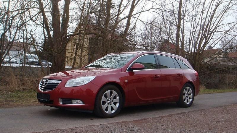 Gebraucht Opel Insignia Sport 220 PS (161 kW) 2009 Rot Kombi