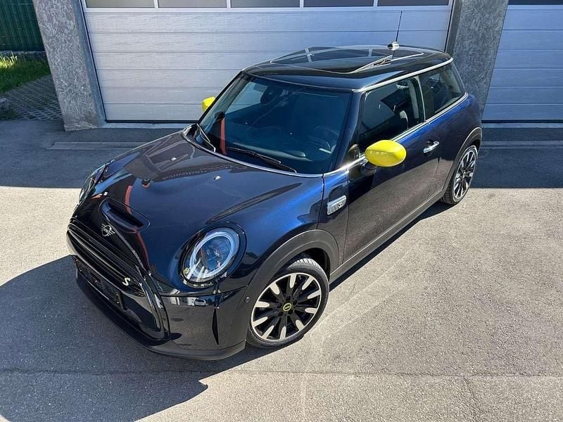 Second-hand Mini Cooper SE 135 kW (184 CP) 2023 Negru Hatchback