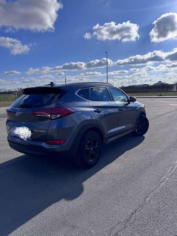 Gebraucht Hyundai Tucson Classic 116 PS (85 kW) 2015 Grau SUV