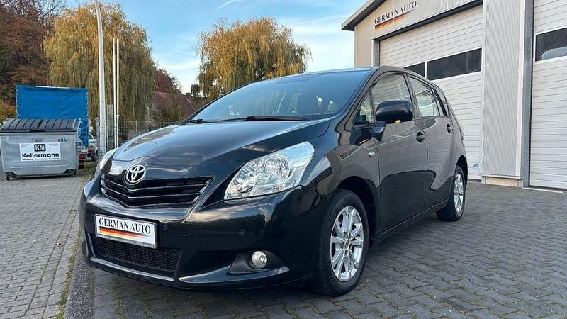 Schwarz Gebraucht 2010 Toyota Verso Edition Van / Kleinbus | 7.800 € (Fairer Preis) - Bild 1/4