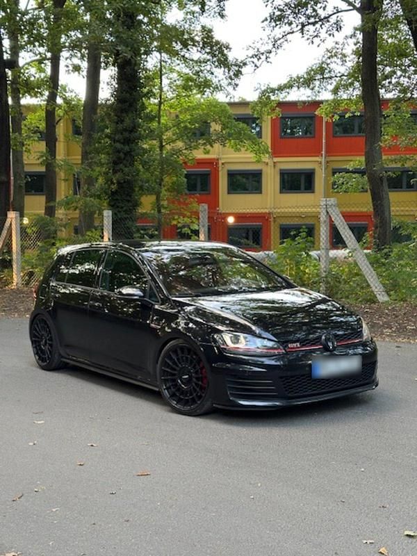 Gebraucht VW Golf VII GTI 230 PS (169 kW) 2016 Schwarz Limousine