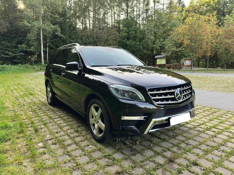 Schwarz Gebraucht 2015 Mercedes ML350 SUV | 19.900 € (Guter Preis) - Bild 1/4