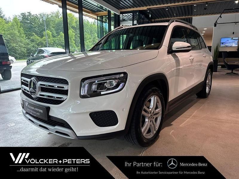 Weiß Gebraucht 2020 Mercedes GLB200 Style SUV | 32.900 € (Fairer Preis) - Bild 1/4