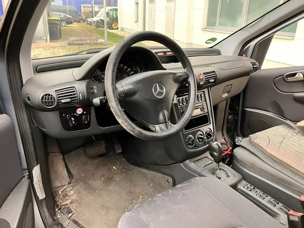 Gebraucht Mercedes Vaneo 125 PS (91 kW) 2004 Grau Van / Kleinbus