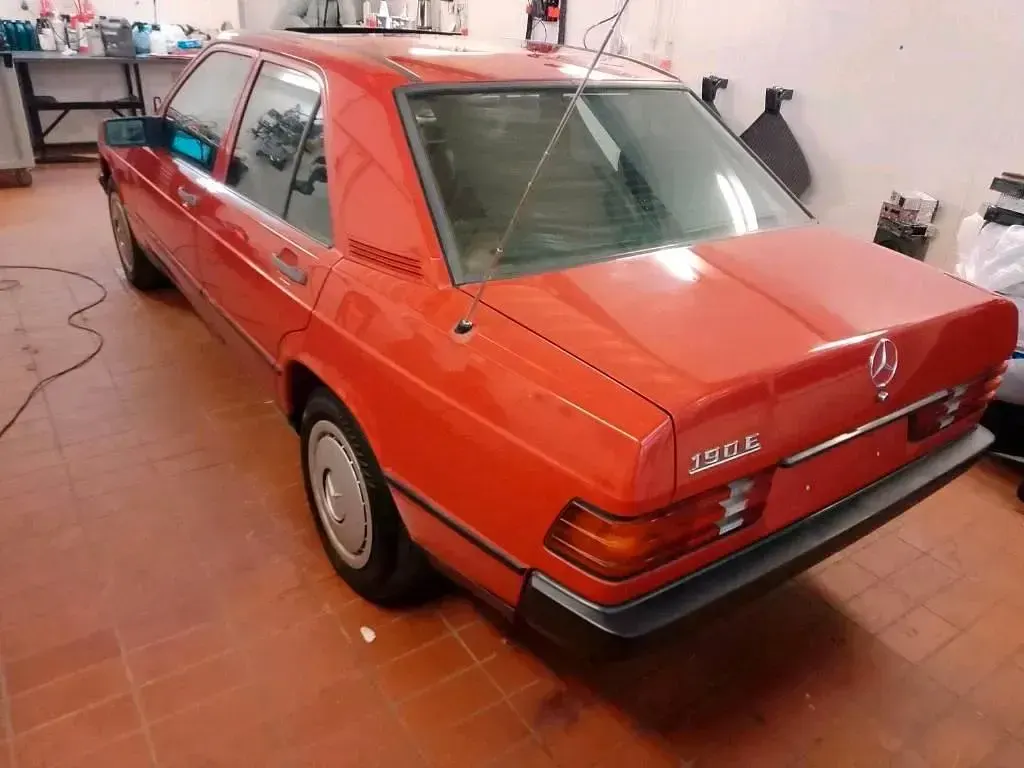 Gebraucht Mercedes 190 116 PS (85 kW) 1988 Rot Limousine