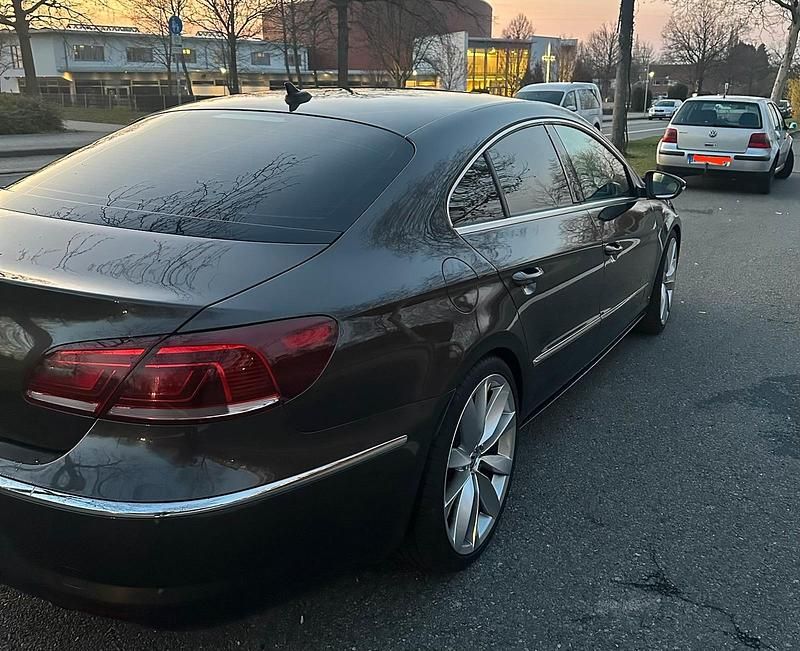 Gebraucht VW CC 160 PS (117 kW) 2013 Braun Limousine