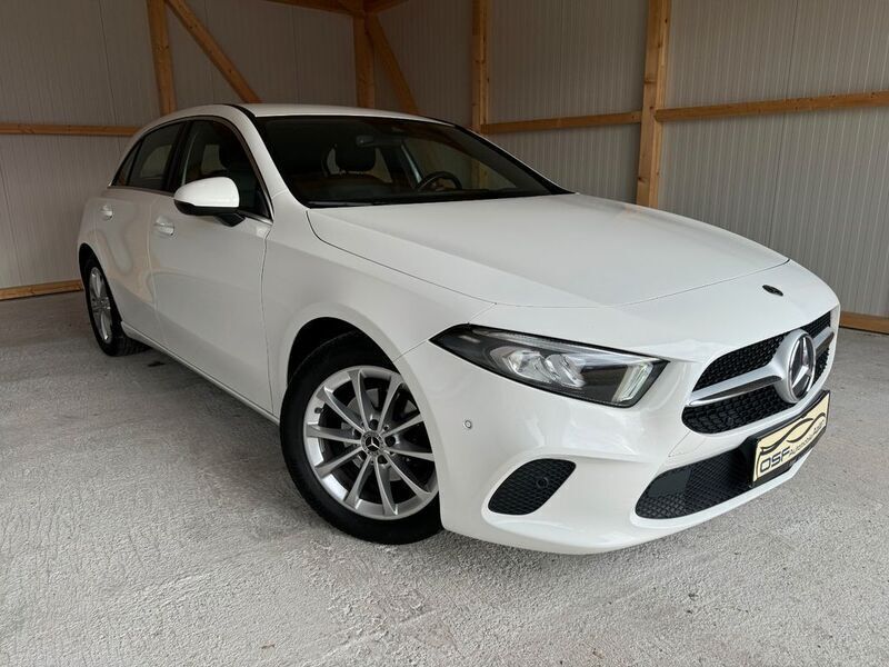 Weiß Gebraucht 2019 Mercedes A180 Limousine | 17.350 € (Fairer Preis) - Bild 1/4