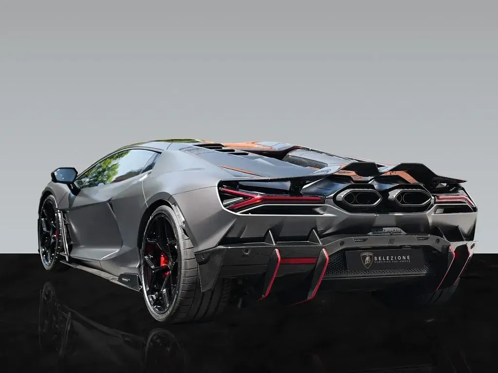 Gebraucht Lamborghini Revuelto 1016 PS (747 kW) 2025 Grau Coupé