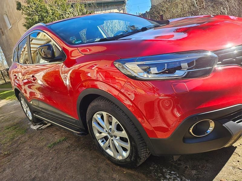 Rot Gebraucht 2017 Renault Kadjar Crossborder SUV | 9.000 € (Guter Preis) - Bild 1/4