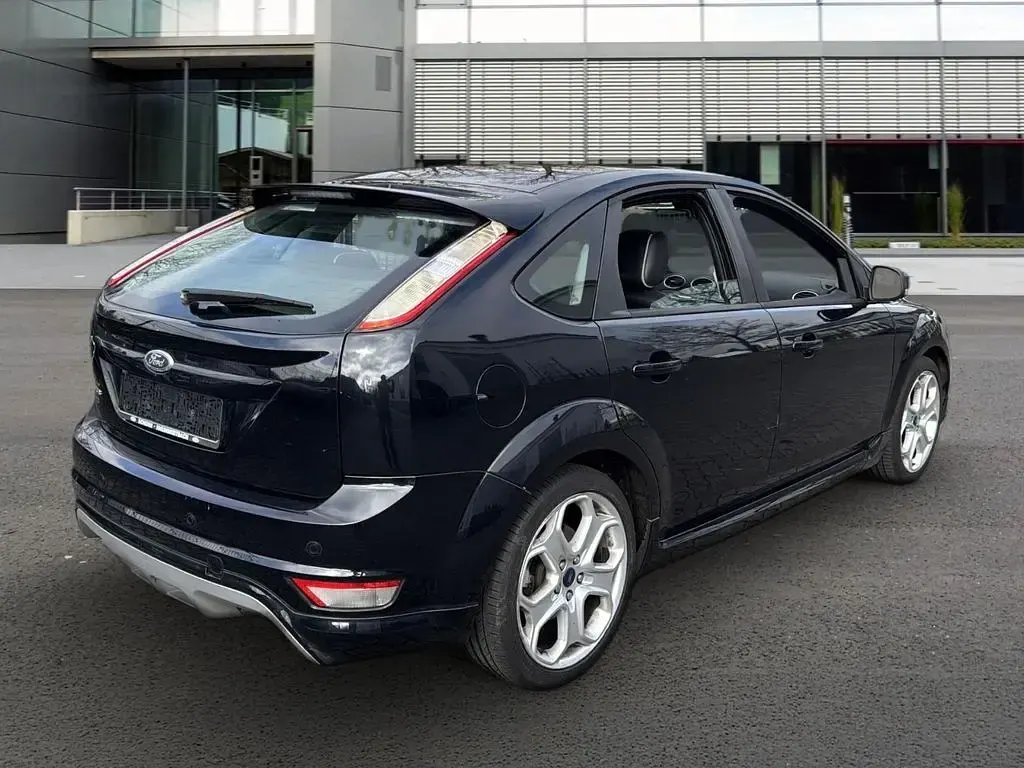 Gebraucht Ford Focus Individual 136 PS (100 kW) 2009 Schwarz Limousine