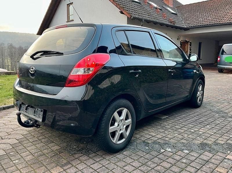 Gebraucht Hyundai i20 101 PS (74 kW) 2009 Schwarz Kleinwagen