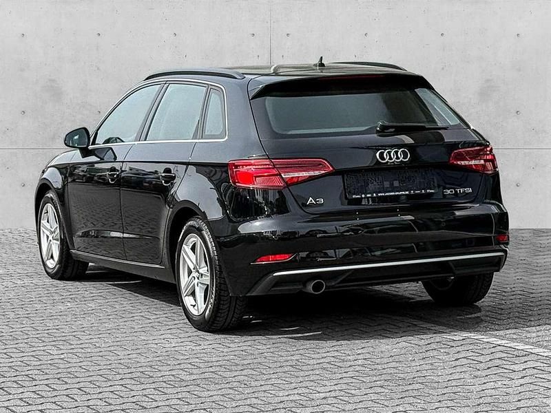 Gebraucht Audi A3 Sport 116 PS (85 kW) 2018 Schwarz Limousine