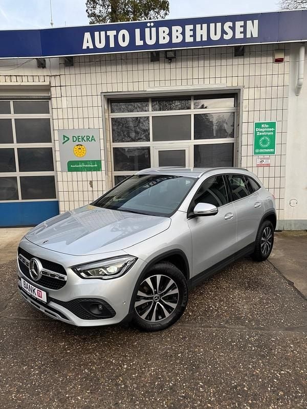 Gebraucht Mercedes GLA180 136 PS (100 kW) 2021 Silber SUV